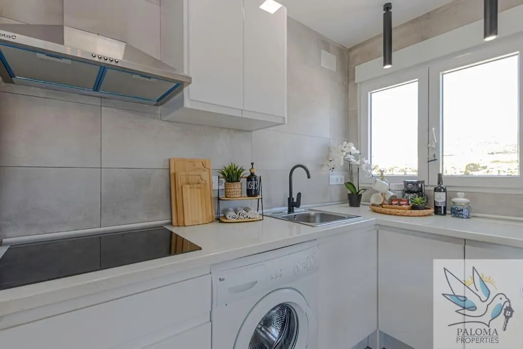 Wonderful Studio Apartment On The Beachfront Benalmádena